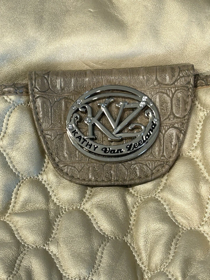 KATHY VAN ZEELAND GRANDE Beige Tostado BOLSO PEDRERÍA Doble Asas Con Dije Foto 2 de 4