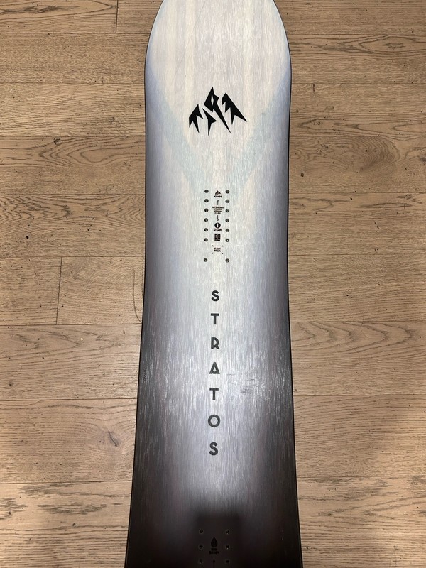 Jones Stratos All-Mountain Snowboard 159cm Regular 2x4 Black/Gray