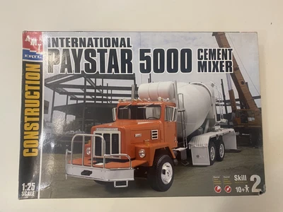 AMT Ertl 31008 1:25 International Paystar 5000 Cement Mixer angefangen komplett - Bild 1 von 3