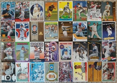 (32) 1993-2022 Hall of Fame HOF MLB Baseball Insert Card Lot with Jeter Griffey