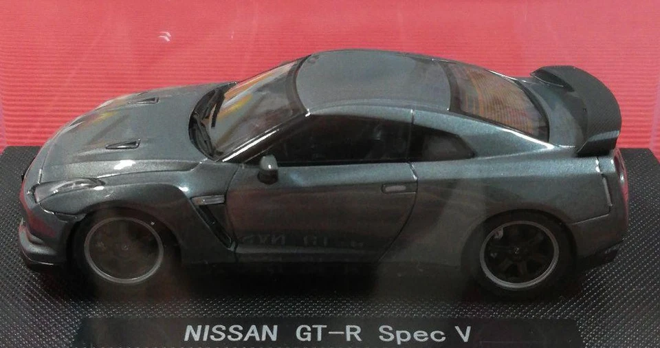 EBBRO 1/43 Nissan GT-R Spec V DARK METAL GRAY - Image 4 of 4