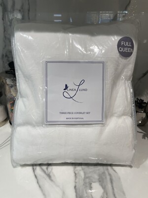 Linea Luxo White Scrolls Texture  Matelasse Coverlet Set. Brand New!