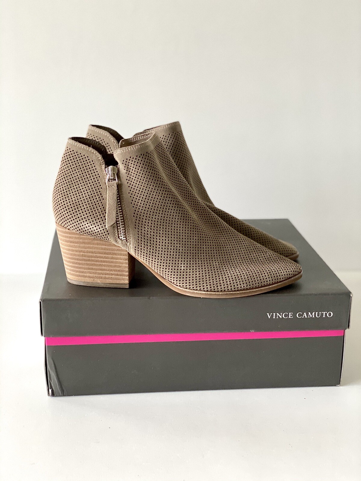 vince camuto cinneys