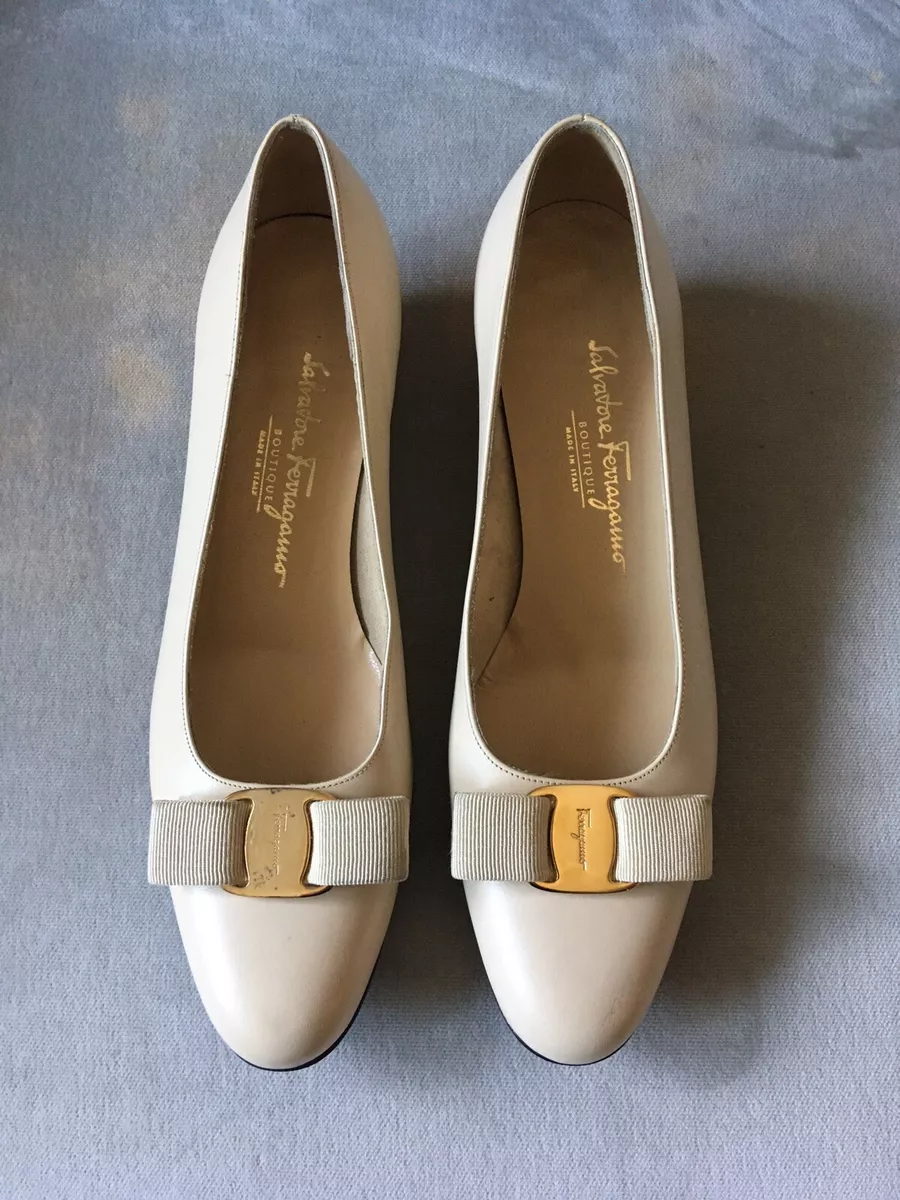 Salvatore Ferragamo Beige lillaz Vera Vara Bow Pumps Heel Shoes 8 AA 2A NIB