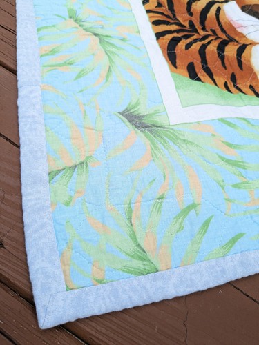 Tessuto Tradizioni Trapunta Blankie Giungla Neonati Patty Reed 35"x44 Animali Neutro - Foto 3 di 7