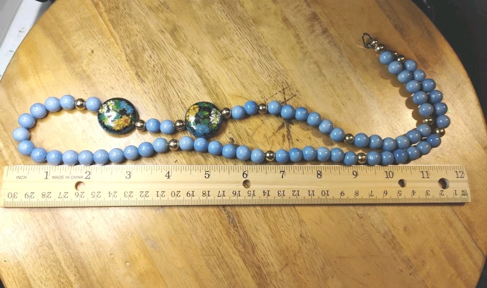 Collar CERÁMICA Cuentas Chino CLOISONNE Flor de Lirio Hiedra 28" Tono Periwinkle ¡EXCELENTE ESTADO USADO! Foto 3 de 4
