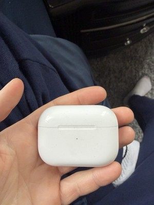 Apple AirPods Pro 2nd Generation with MagSafe Wireless Charging Case - White
