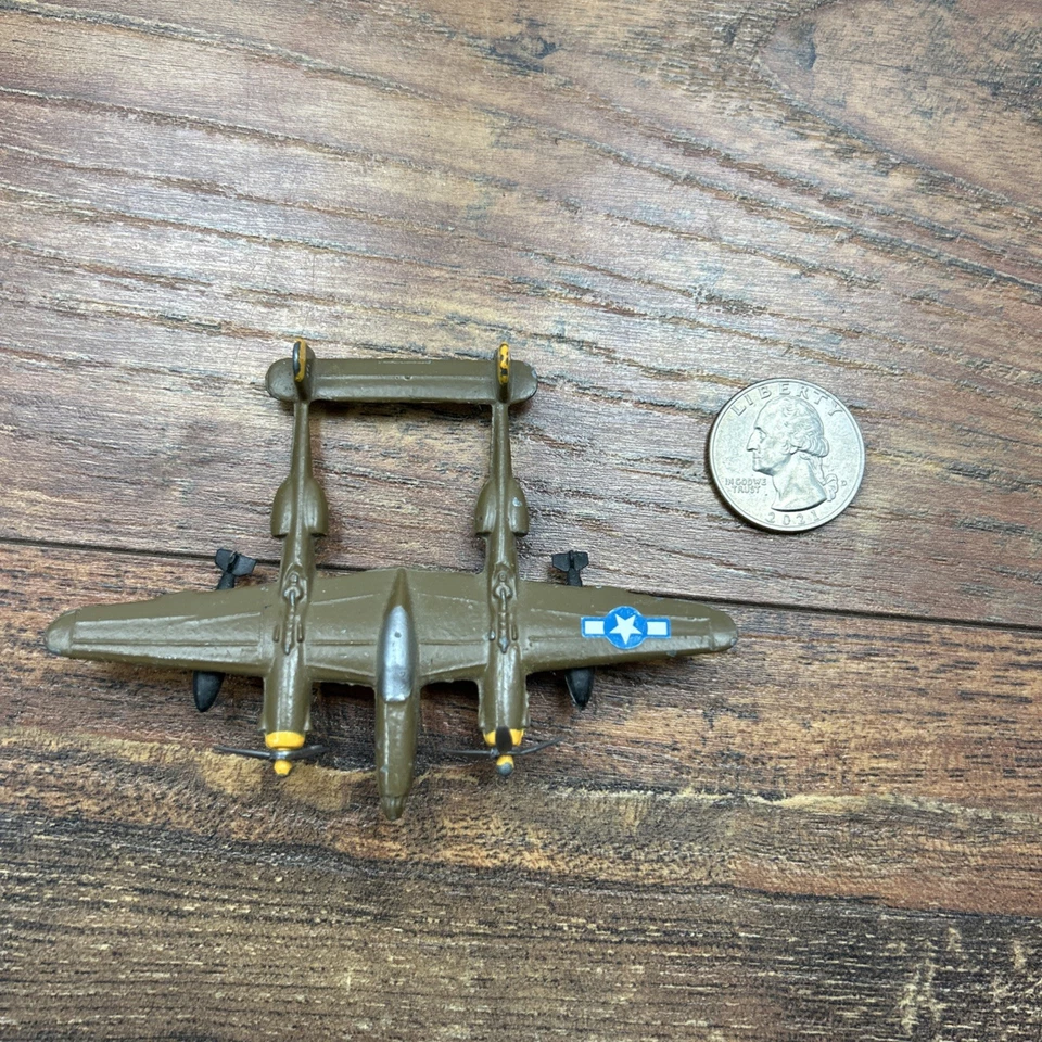 Avión marrón fundido a presión Dyna Flites American A109 P-38 Lightning 168 Foto 2 de 4