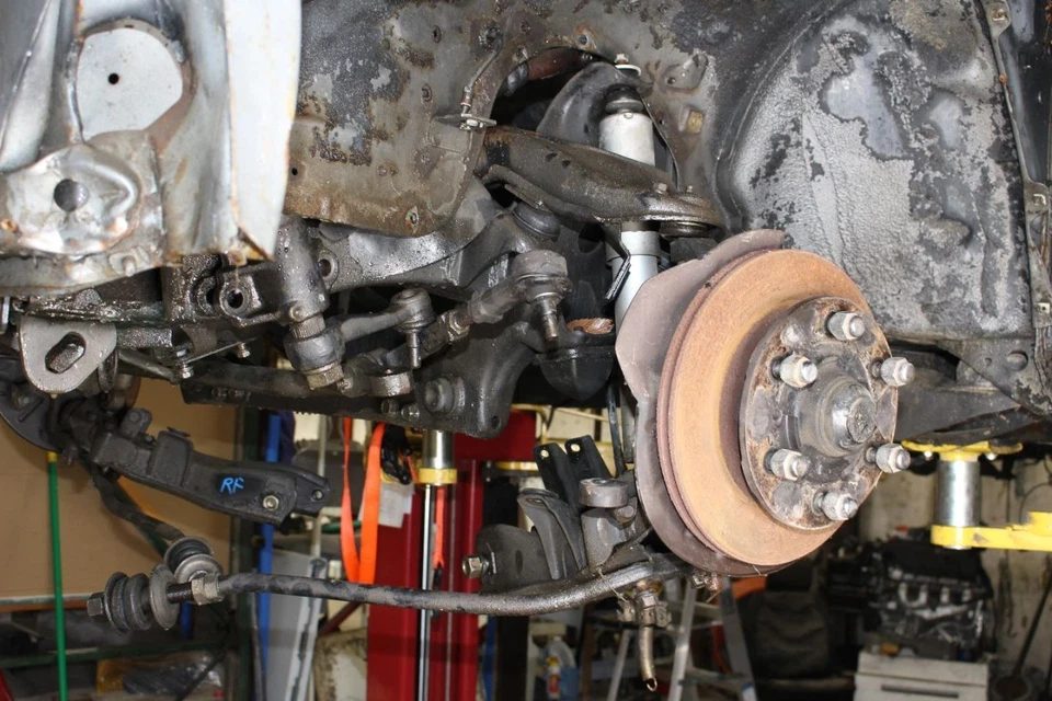 Conjunto de suspensión delantera derecha pasajero Mazda B-2600 87-93 Foto 3 de 4