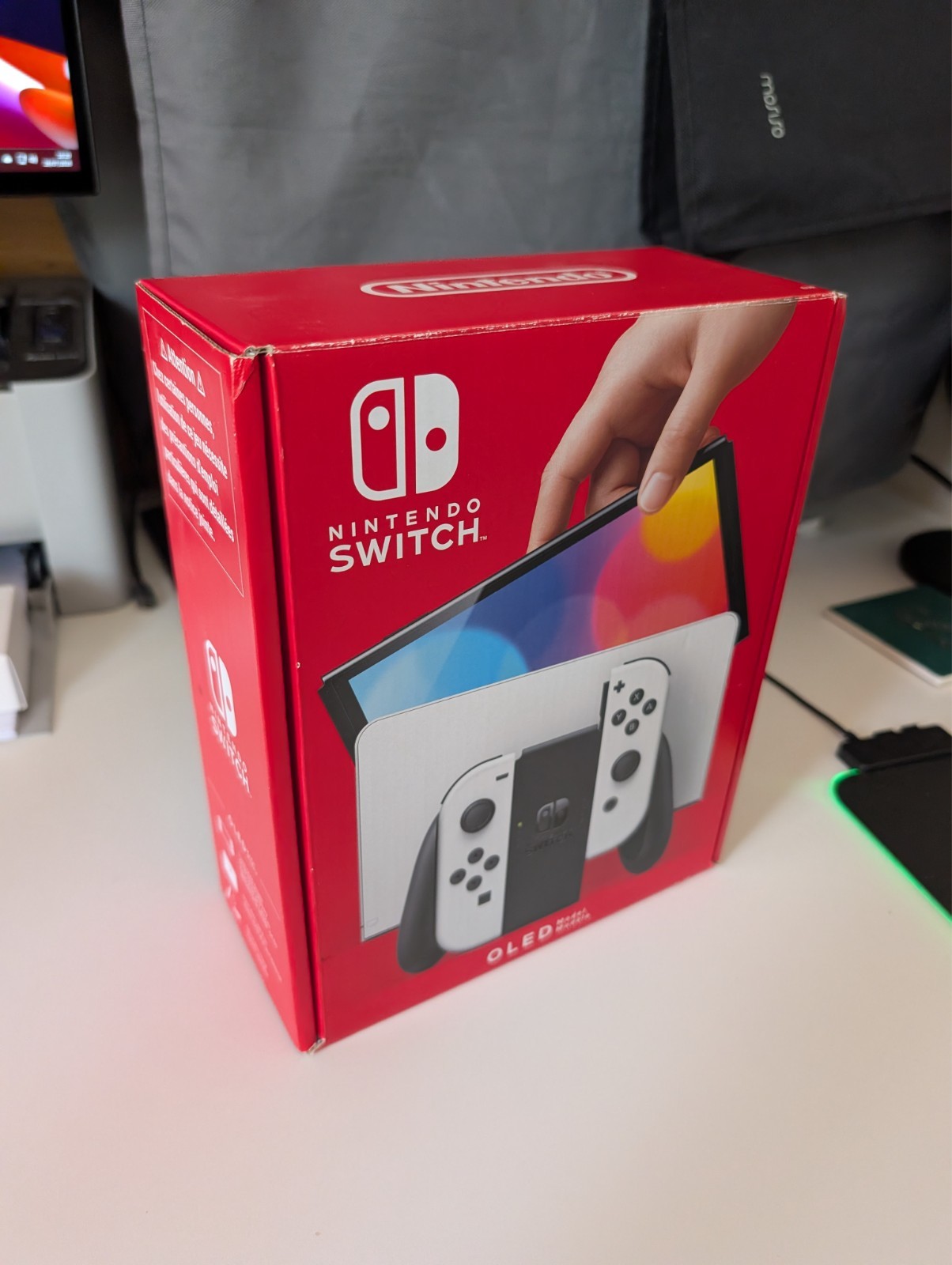 Nintendo Switch OLED Console - 64GB - White inc 16gb SD Card