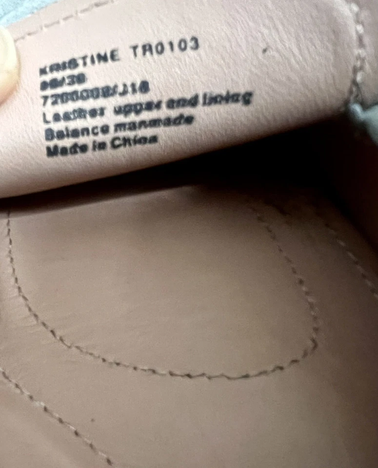 Zapato mocasín Taryn Rose Kristine gamuza sedosa estilo conducción. 8B Foto 4 de 4