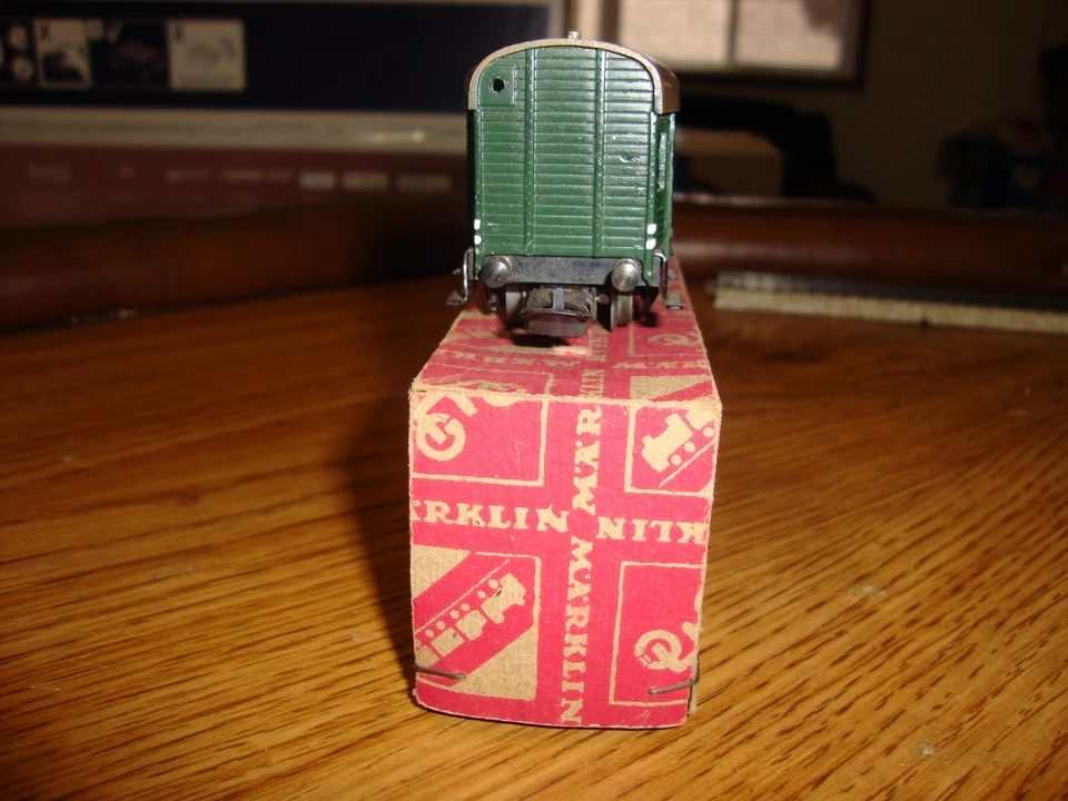 MARKLIN HO 310 .4  CREW/CABOOSE CAR  DIE CAST METAL  1950-51   BK 5 OBX - Image 4 of 4