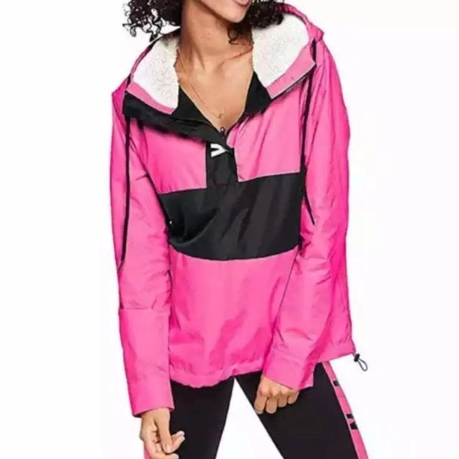 UNDERCOVER Giacca a vento Victoria Secret rosa sherpa cappuccio giacca a vento 1 2 zip logo spellout XS
