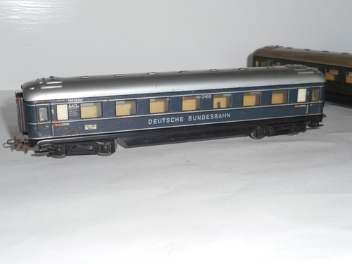 Marklin 3005 Steam Loco & 4008,4006,4014 passenger cars. HO Scale. 3 rail AC - Picture 11 of 24