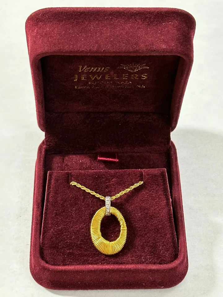 "COLGANTE Y PENDIENTES OVALADOS DE ORO AMARILLO Y DIAMANTES DE 18 QUILATES 750 CON COLLAR Y CAJA DE 14K 16""" Foto 4 de 4