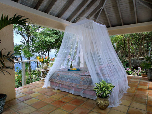 Classic Resort Style White Mosquito Net Bed Canopy - One Size Fits all Beds - 第 1/7 張圖片
