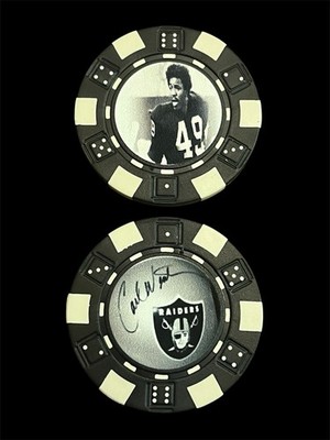 CARL WEATHERS - OAKLAND RAIDERS  LEGEND - **Signed** POKER CHIP  - SOUVENIR