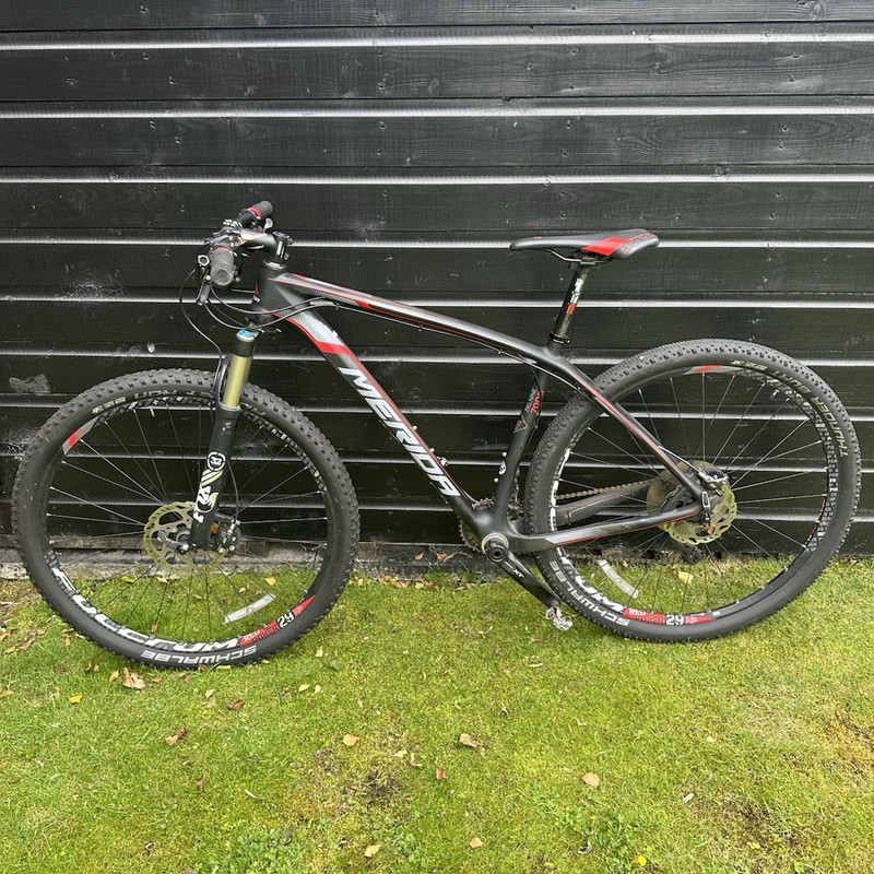 Merida Big Nine 7000 Mountain Bike 29 in Black/Red Front Sus Hydraulic Disc