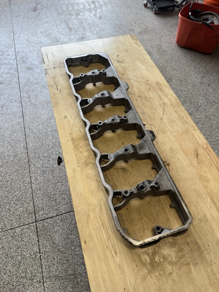 OEM ROCKER BOX HOUSING DODGE 2500 3500  6.7L DIESEL 2500 FIT 19-24 - Image 3 of 4