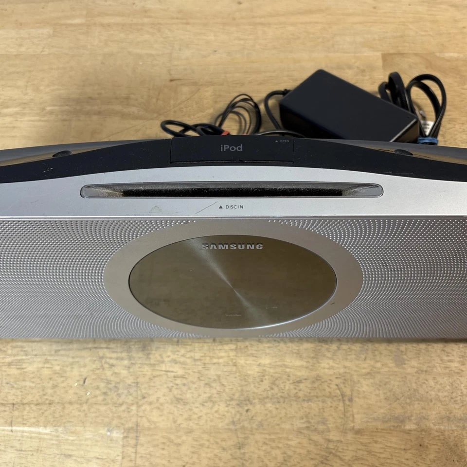 Samsung MM-D470D Micro Sistema DVD CD FM Reproductor iPod Dock ENCENDIDO SIN PROBAR LEER Foto 3 de 4