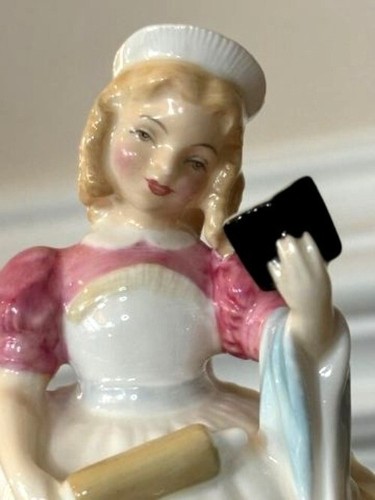 Vintage,1957 Royal Doulton, England, Figurine , Cookie" 2218 Porcelain, Bone - Picture 2 of 12