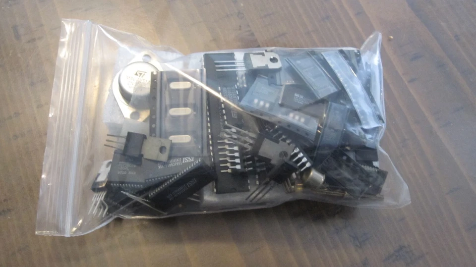 Grab Bag Assortment - 300 active components ic,diodes,memorys,transistor, cpu - Image 3 of 4