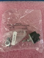 2TL1-1 TOGGLE SWITCH ON OFF ON DPDT 15A 125V HONEYWELL (LOT OF 1)