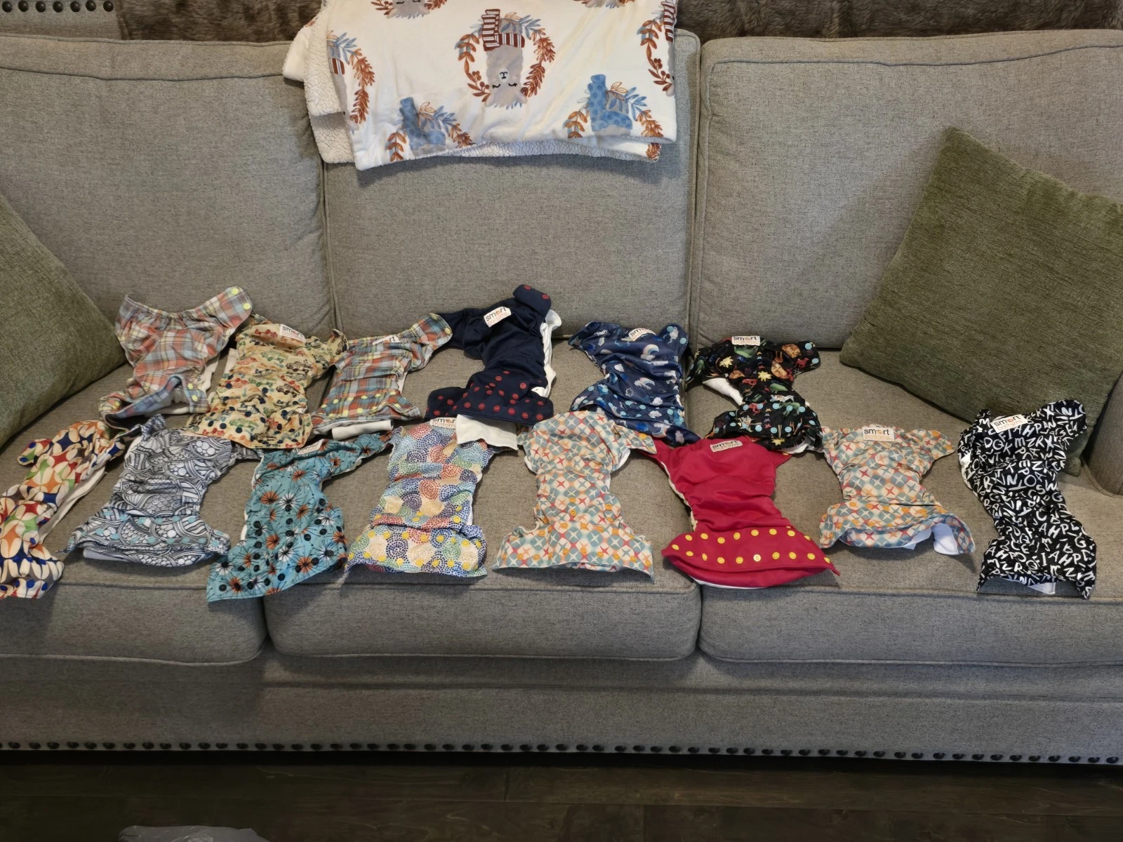 14 Colorful SMART BOTTOMS Cloth Diapers
Opens in a new window or tab