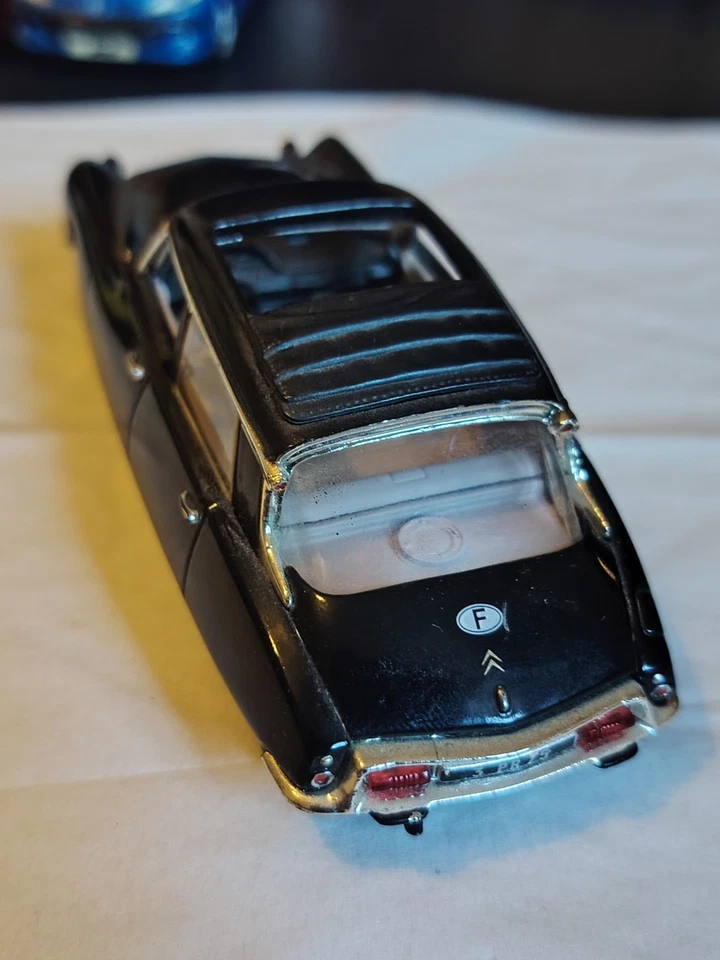 voiture NOREV CITROEN DS DE GAULLE 1963 1:43 11,5 cm - Photo 3/4