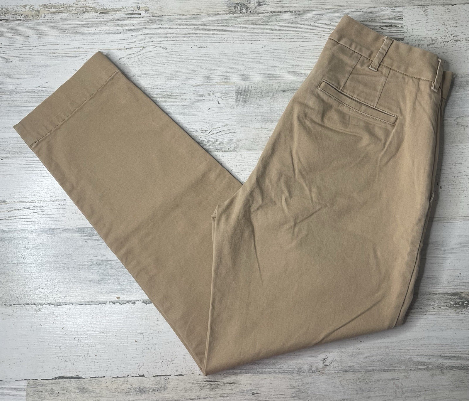 Vineyard Vines Mid Rise Vintage Chino Pants Officer Khaki Women’s Size: 4 EUC!