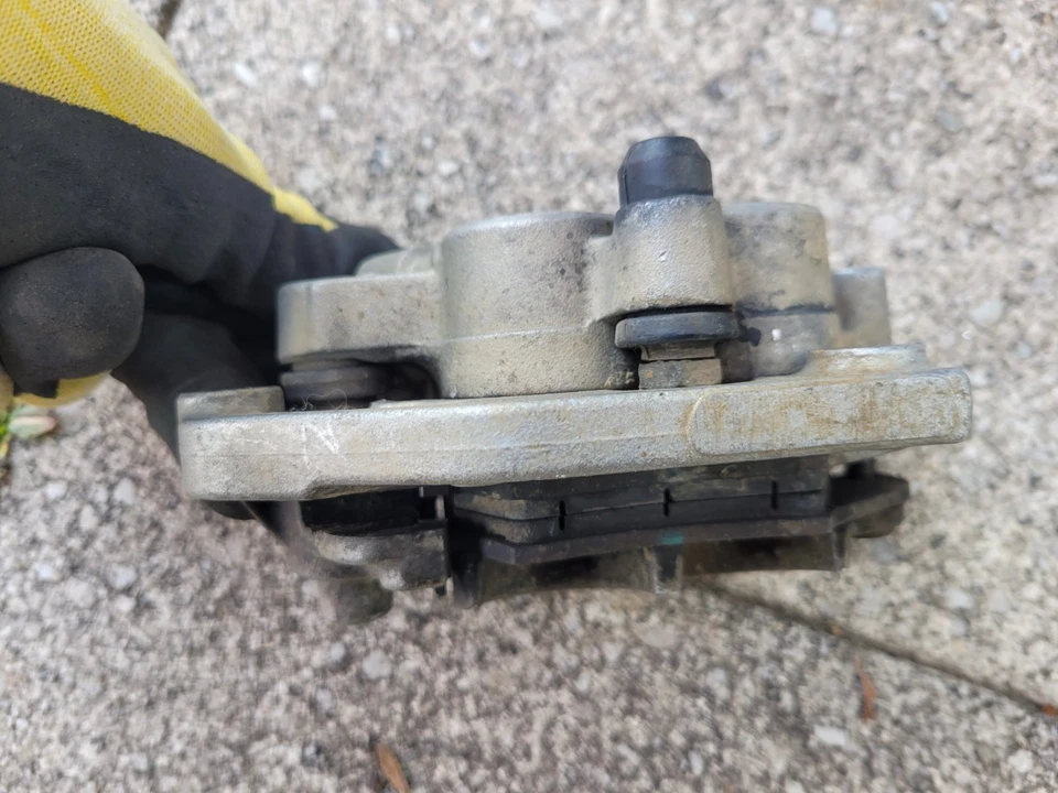 Yamaha YZF 250 450 YZ WR 250 450 F Bremssattel Bremszange vorne 07-14 - Bild 3 von 4