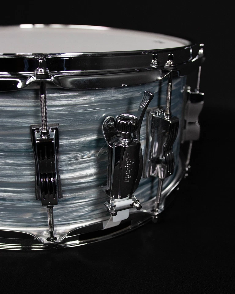 Ludwig 6.5" x 14" Classic Maple Snare Drum, Vintage Blue Oyster - Image 3 of 4