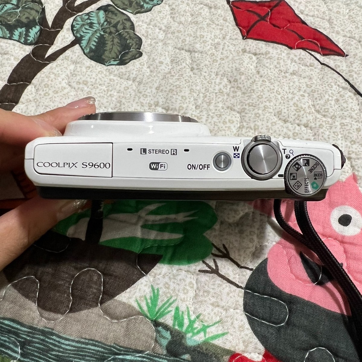 Nikon COOLPIX S9600 Digital Camera 16 MP 22x Optical Zoom Built-in