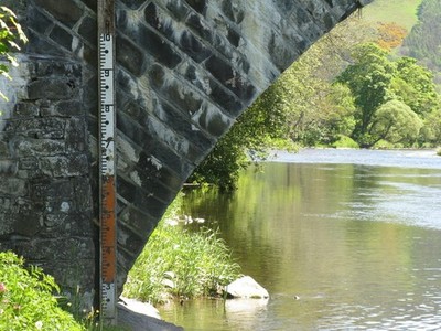 Photo 6x4 Depth gauge on Ashiestiel Bridge Peel/NT4335 Giving an indicat c2017
