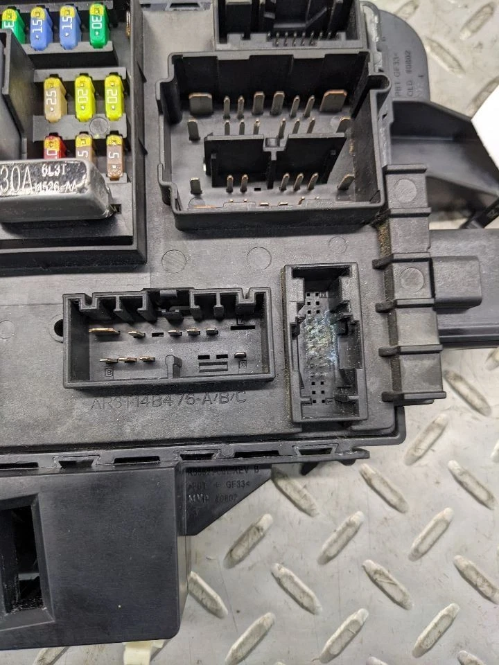 Chasis ECM multifunción lado del pasajero debajo del tablero se adapta a 10-14 Mustang 1165758 Foto 4 de 4