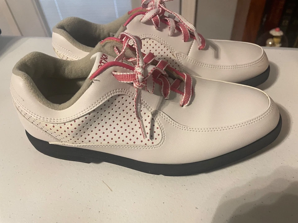 Usados en Excelente Condición FootJoy FJ Junior Zapatos de Golf Picos Rosa y Blanco, Juvenil Talla 6M Foto 2 de 4