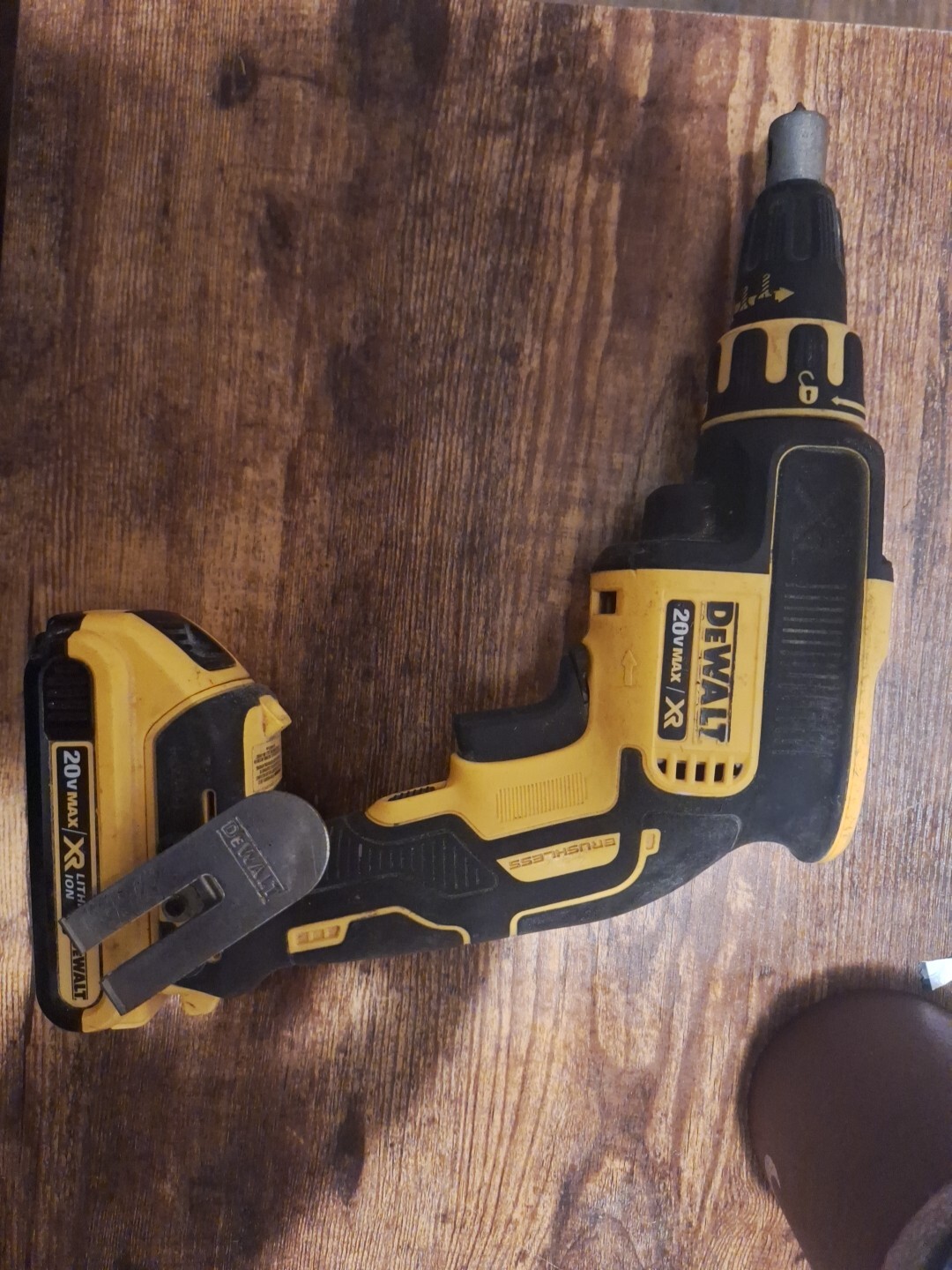 Dewalt DCF620B Cordless Brushless 20 volt Drywall Screw Gun w 1 Battery