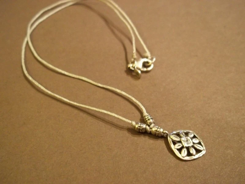 Collar Silpada Plata de Ley 925 Luz de Estrellas Circonita cúbica Flor Verde Cordón N2335