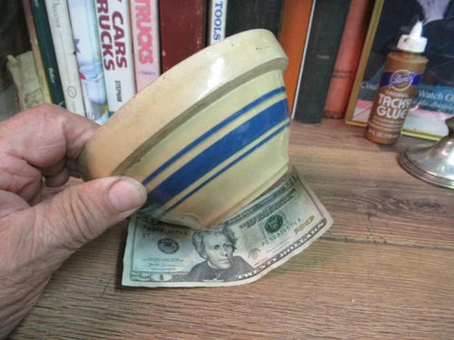 OLD ANTIQUE PRIMITIVE YELLOW WARE CROCK BOWL WITH BLUE STRIPES No 6 HULL 6 1/8"