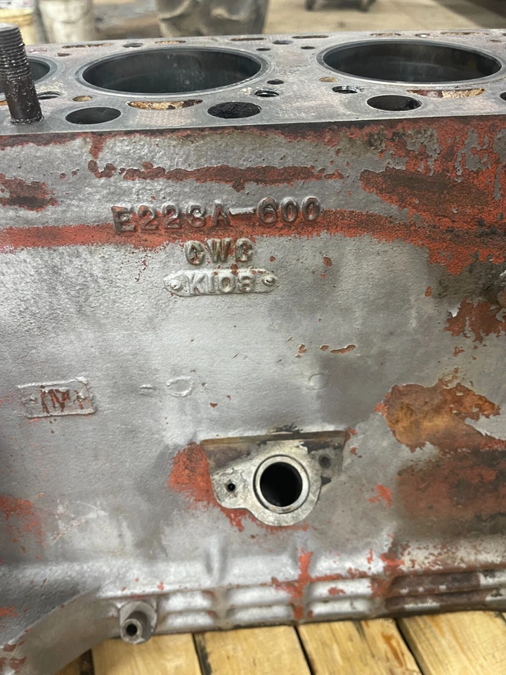 Tractor de gasolina Massey Ferguson 85 1959 Continental E223 bloque de motor E223A-600 Foto 3 de 4