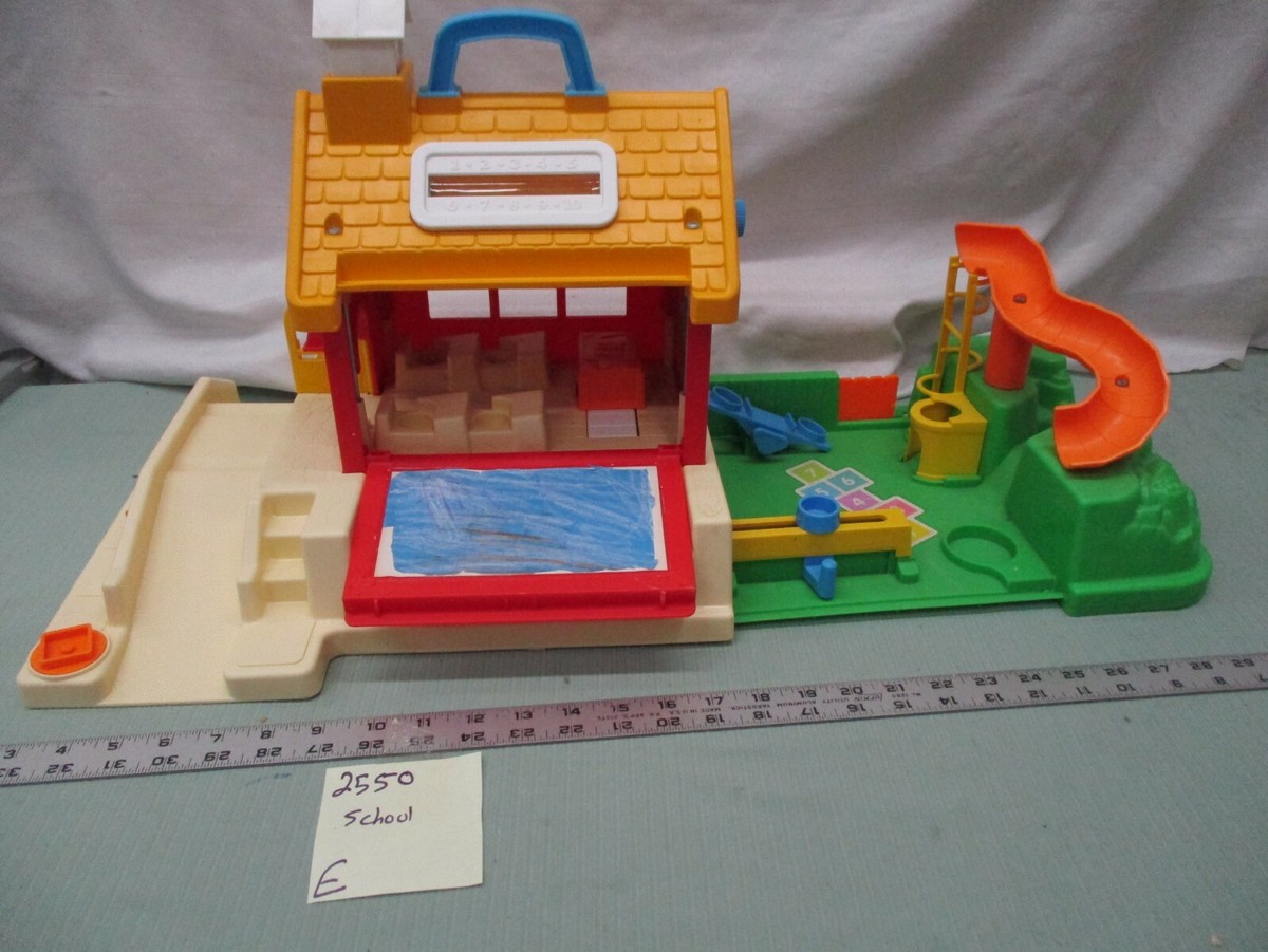 Fisher Price Little People Play Family School 2550 E School House