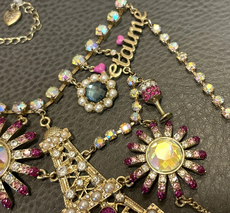 COLLAR BETSEY JOHNSON “PARÍS SIEMPRE ES UNA BUENA IDEA” TORRE EIFFEL GATO ENCANTO Foto 4 de 4