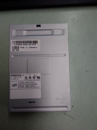 Teac FD-235HG 1.44Mb 3.5-Inch Internal Floppy Drive 193077C6-30 REV A00