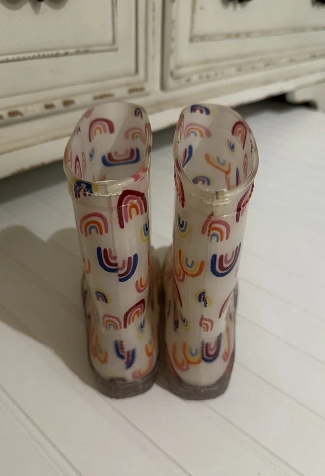 Botas de lluvia arco iris Old Navy para niñas Foto 3 de 4