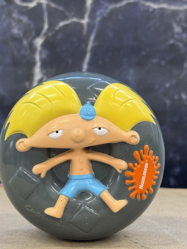 1997 DAIRY QUEEN NICKELODEON Hey Arnold! Beach Gear Holder Kids Toy