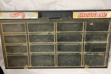 Vintage 1981 Hot Wheels Wall Mount 16 Car Brown Showcase with Box