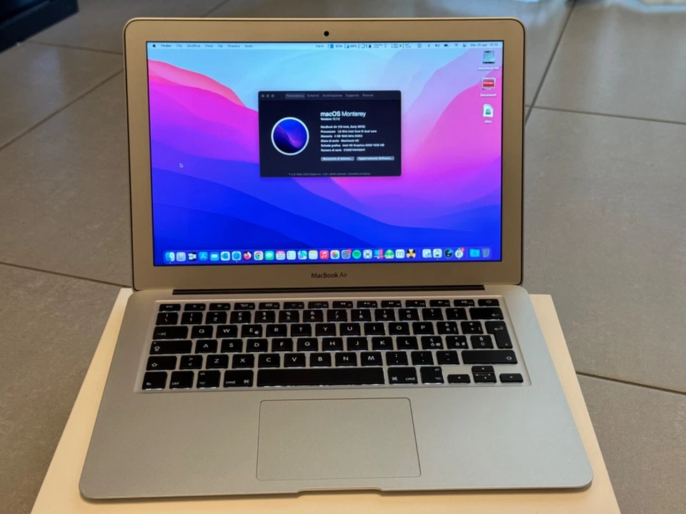 Apple MacBook Air 13" 2015 · i5 · 4GB · 256GB, foto 1 di 5