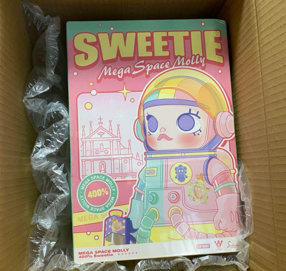 POP MART MEGA Collection SPACE MOLLY 400% Sweetie Sanchia POP MART MEGA Collection SPACE MOLLY 400% Sweetie Sanchia