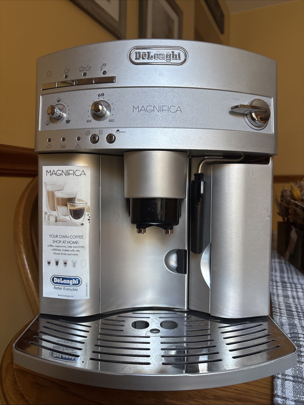 Delonghi Esam 3400 DeLonghi Magnifica EAM 3400 Superautomatic