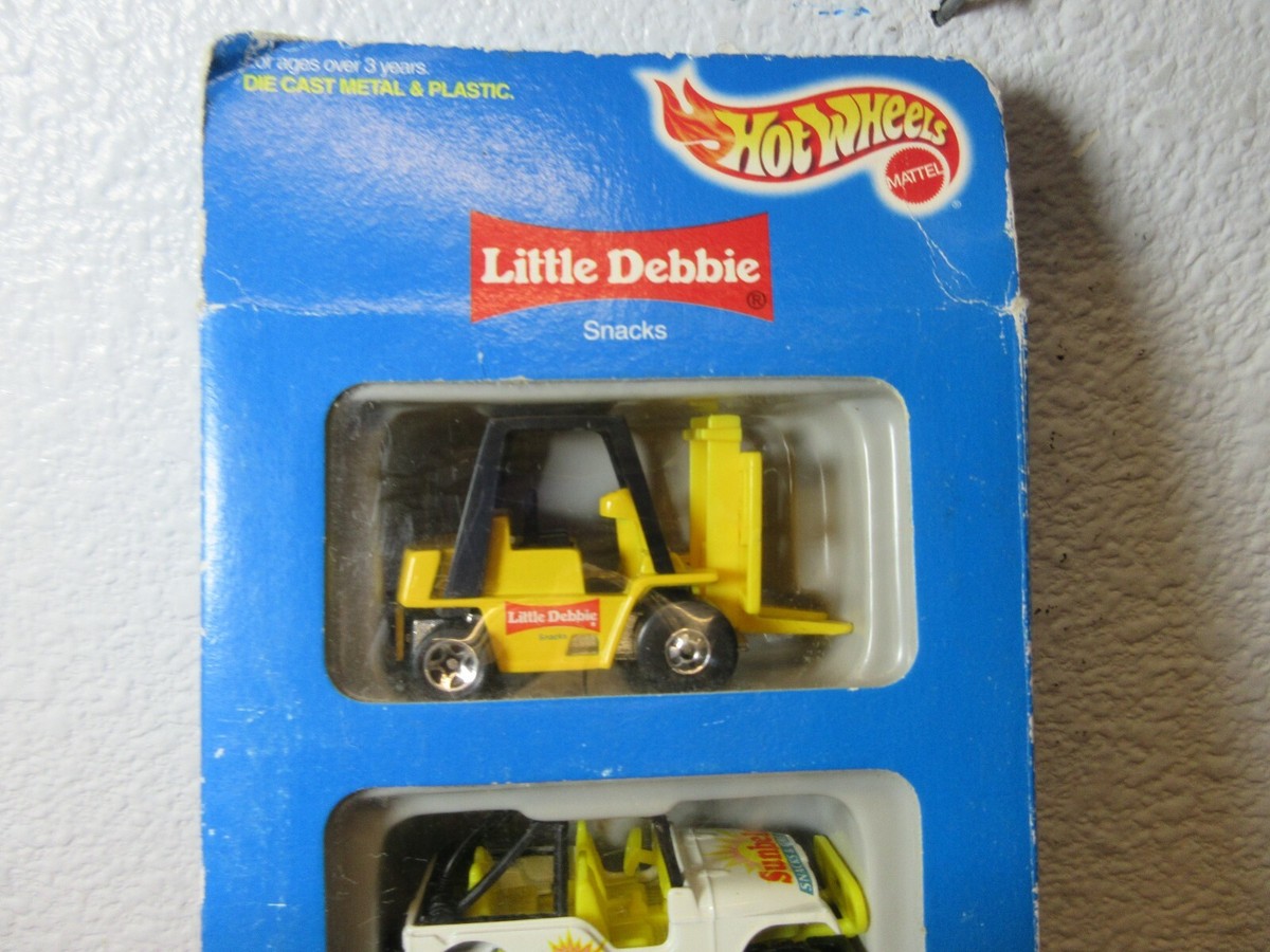 1997 Hot Wheels McKee Series II LITTLE DEBBIE SNACKS 3 Car
